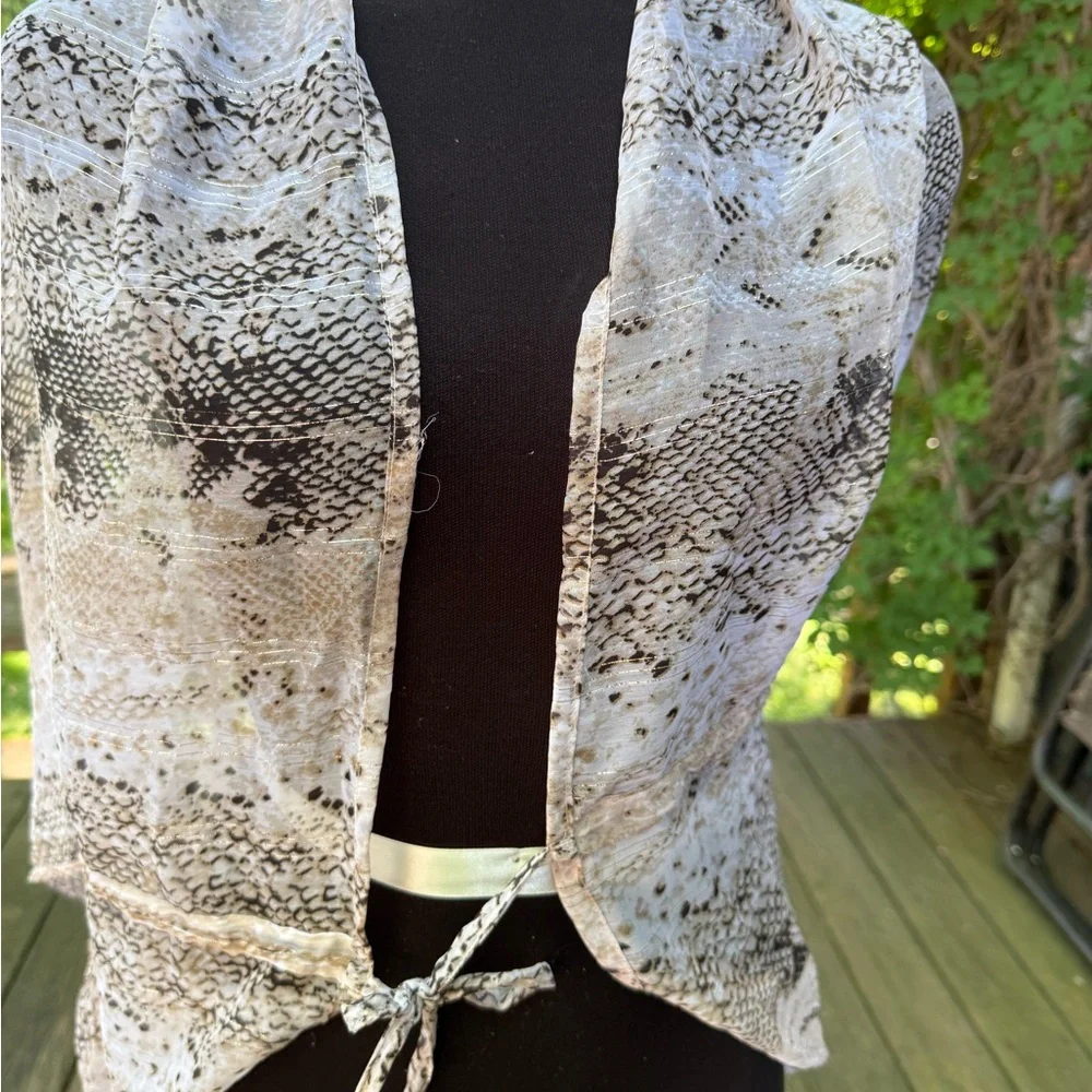 NWT Express Sheer Snake-Print Tie-Front Shrug in Beige‎ & Black w/ Silver Thread
